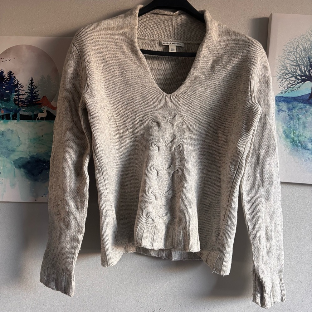 Banana Republic V-Neck Sweater lambsWool & Cashmere Blend Cream Medium